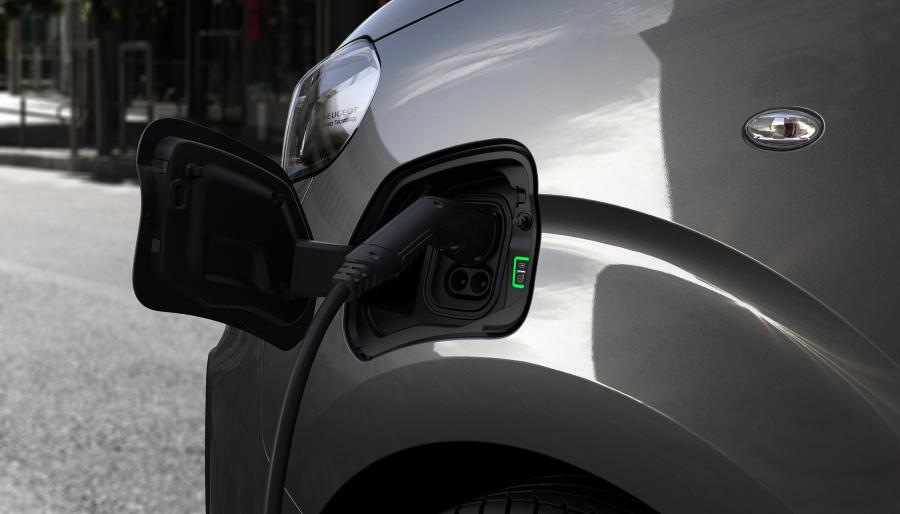 Детали экстерьера Peugeot e-Traveller 2020 года  (WW) (фото 21 из 29)